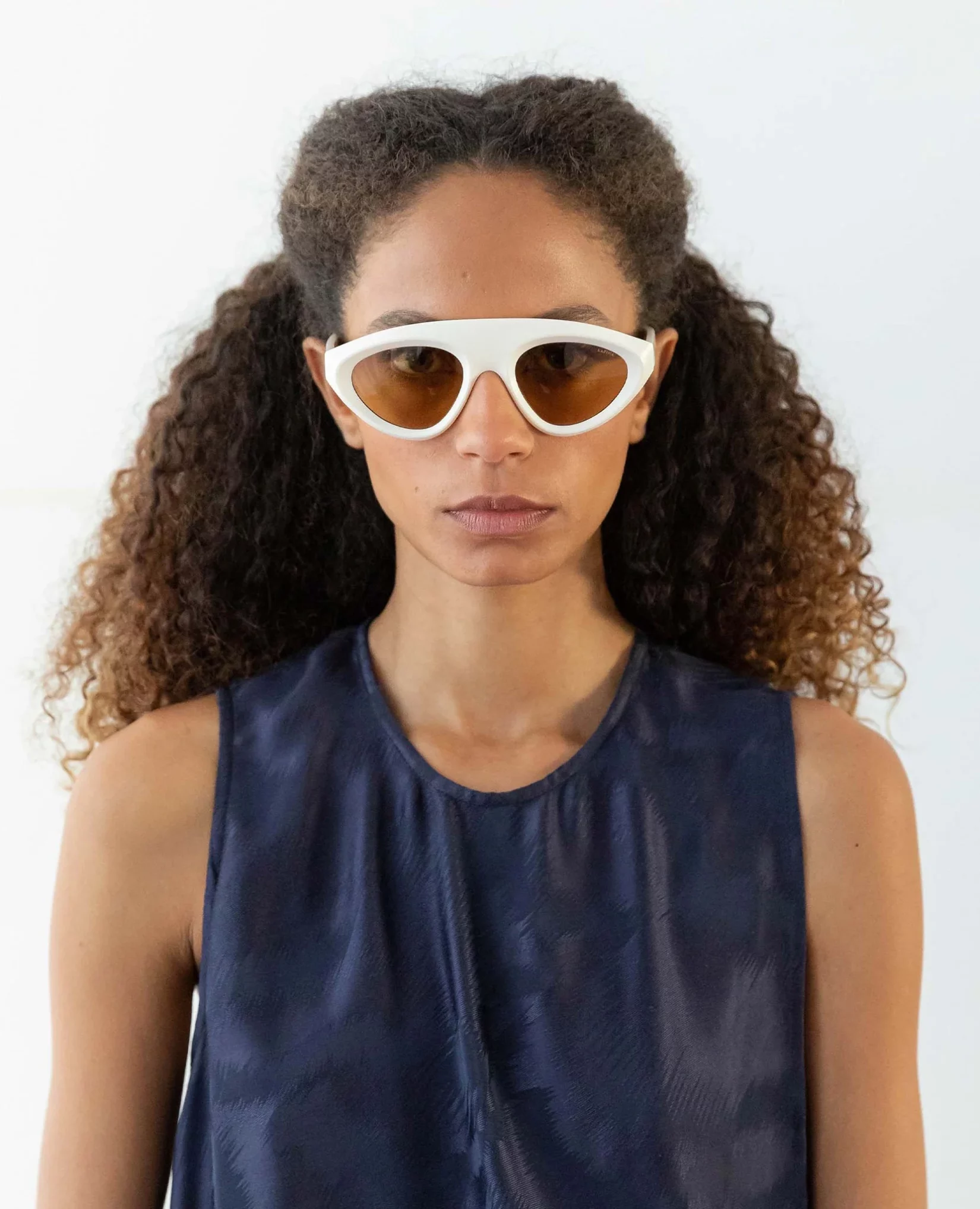 Sunglasses from Lapima collection, model Verô in Natural White Vintage