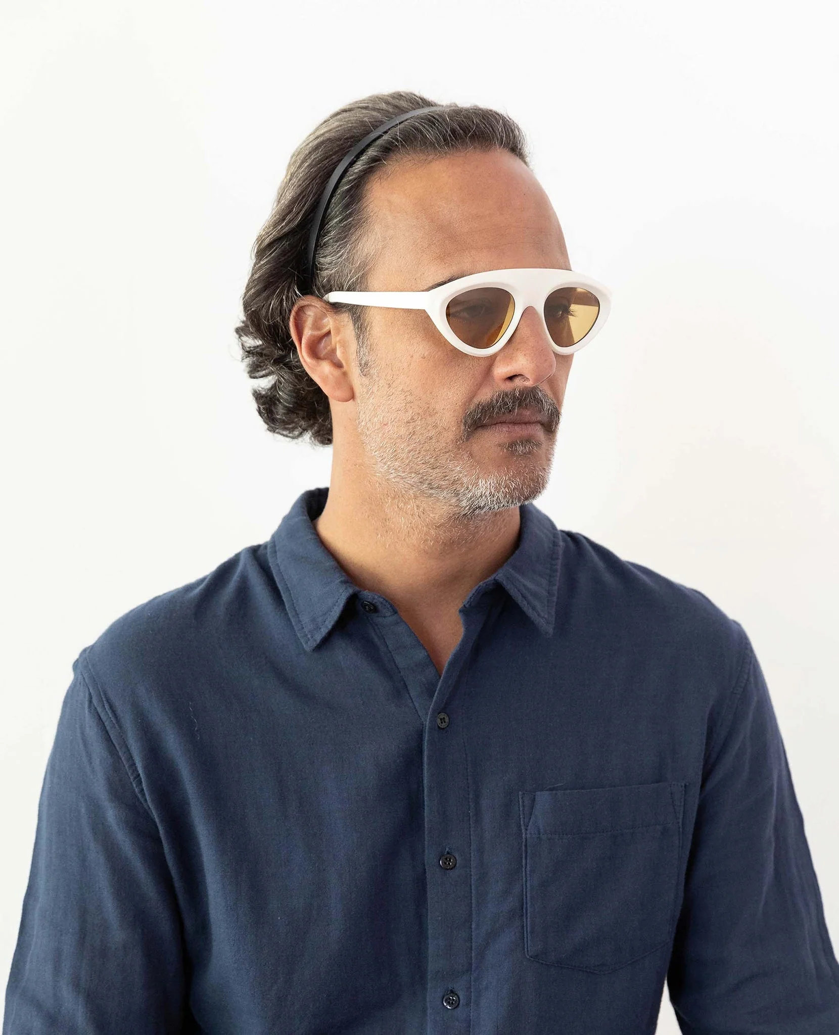 Sunglasses from Lapima collection, model Verô in Natural White Vintage