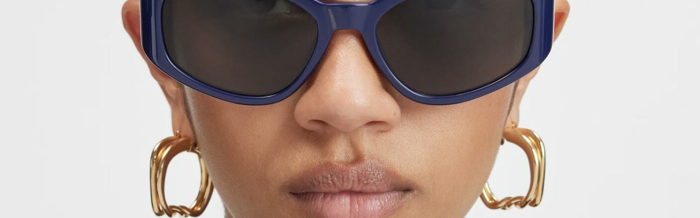 Sunglasses model Gala in color Navy from the collection Jacquemus