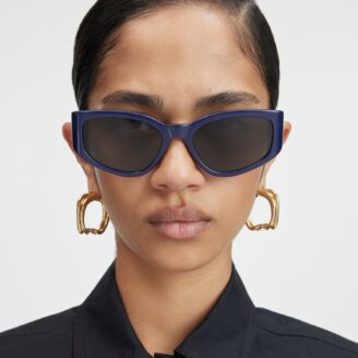 Sunglasses model Gala in color Navy from the collection Jacquemus