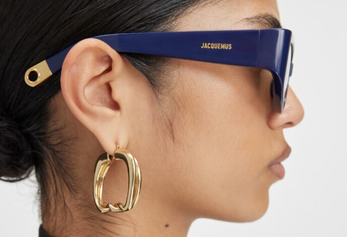 Sunglasses model Gala in color Navy from the collection Jacquemus