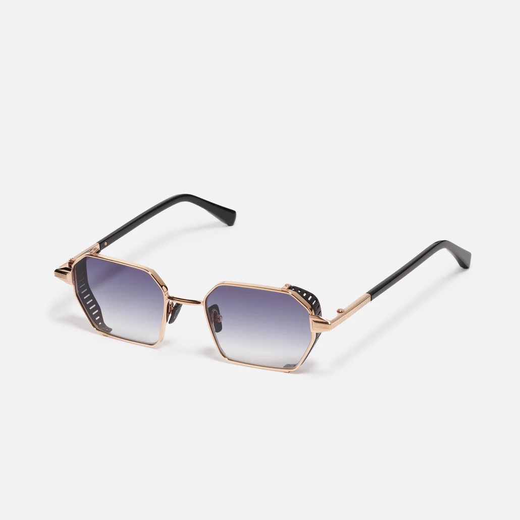 Sunglasses model Dennis in Color Rose Gold with Dark Blue Gradient lenses from John Dalia