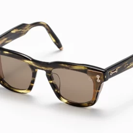 Sunglasses Model Ara in Color Dark Tortoise with Brown lenses from Akoni