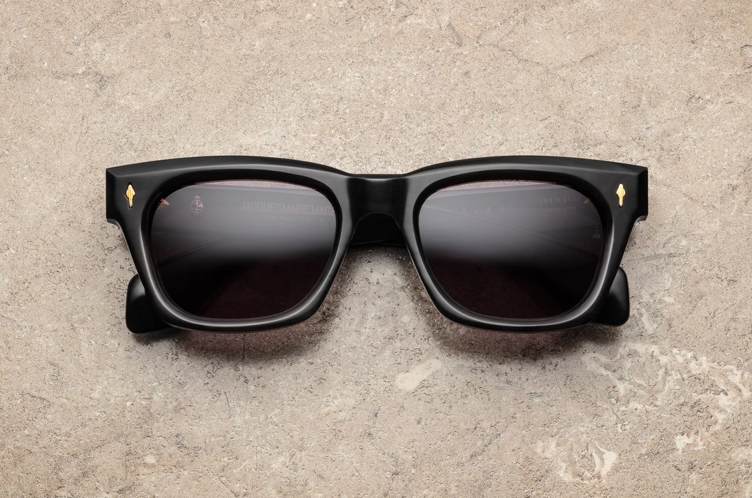 Sunglasses Model Dealan Héritage collection in Color Blackbuck with Charcoal lenses from Jacques Marie Mage