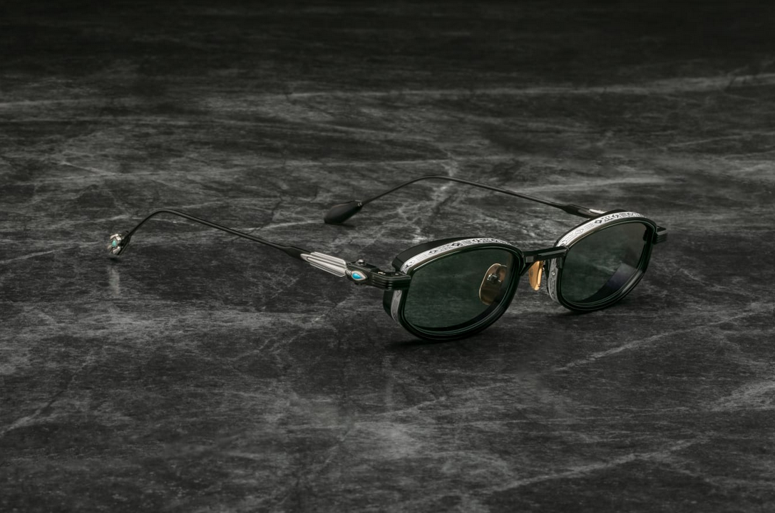 Sunglasses Model Hardin in Color Brut with Grey Gradient Polarized Glass lenses from Jacques Marie Mage's collection