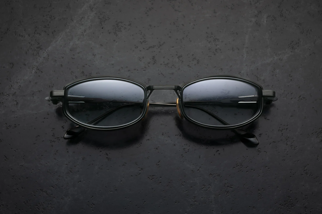 Sunglasses Model Hardin in Color Brut with Grey Gradient Polarized Glass lenses from Jacques Marie Mage's collection