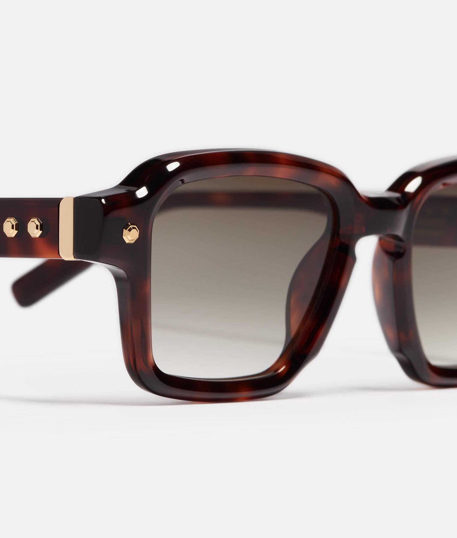 Sunglasses Model Project07 in C120 with G15 gradient lenses from John Dalia