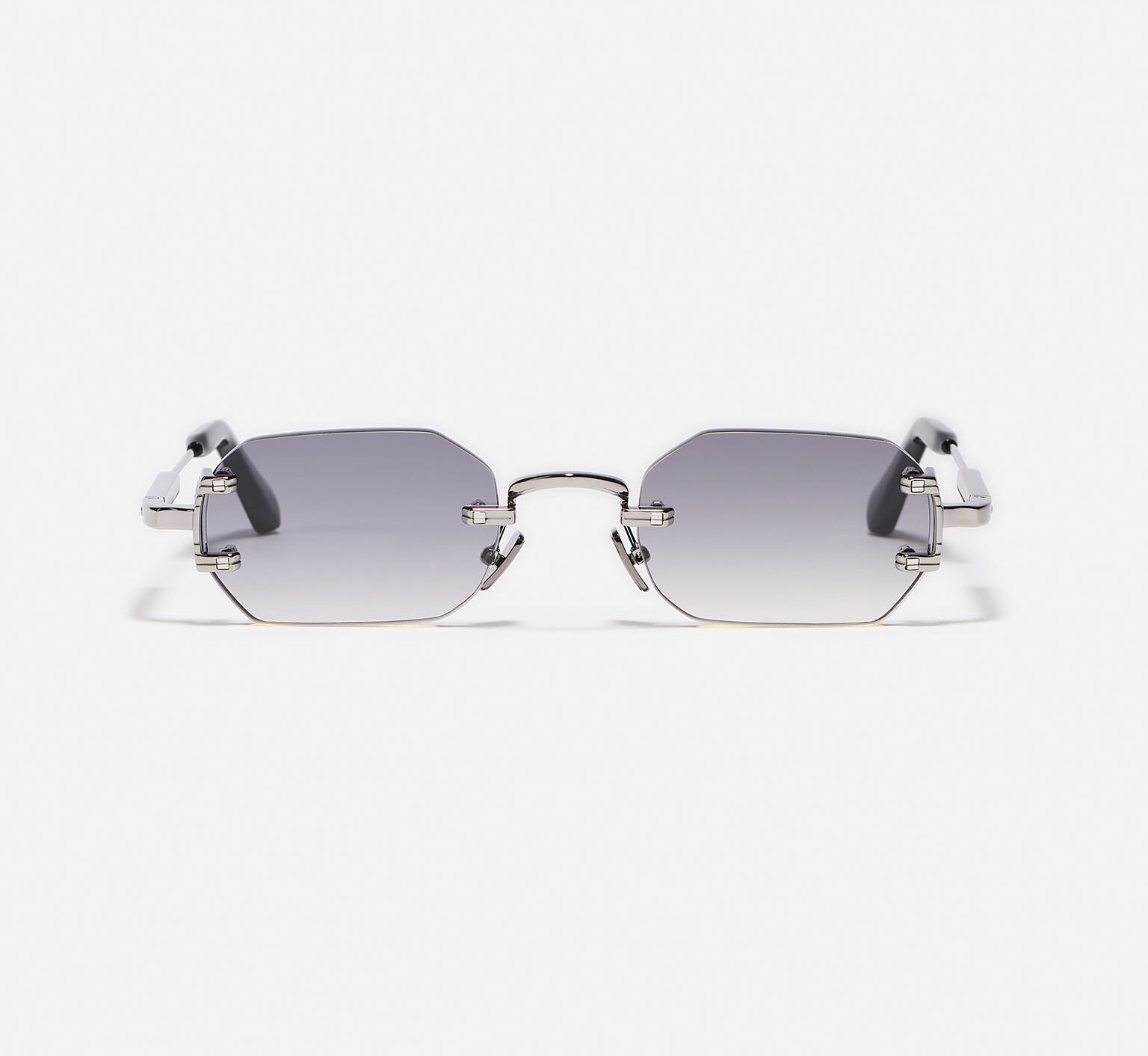 Sunglasses Model Amaru in Color C520 with Grey gradient lenses from John Dalia