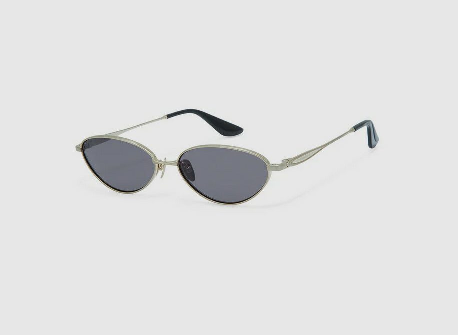 Sunglasses Model Thrive 028 in color Gold with Grey lenses from Gigi Studios