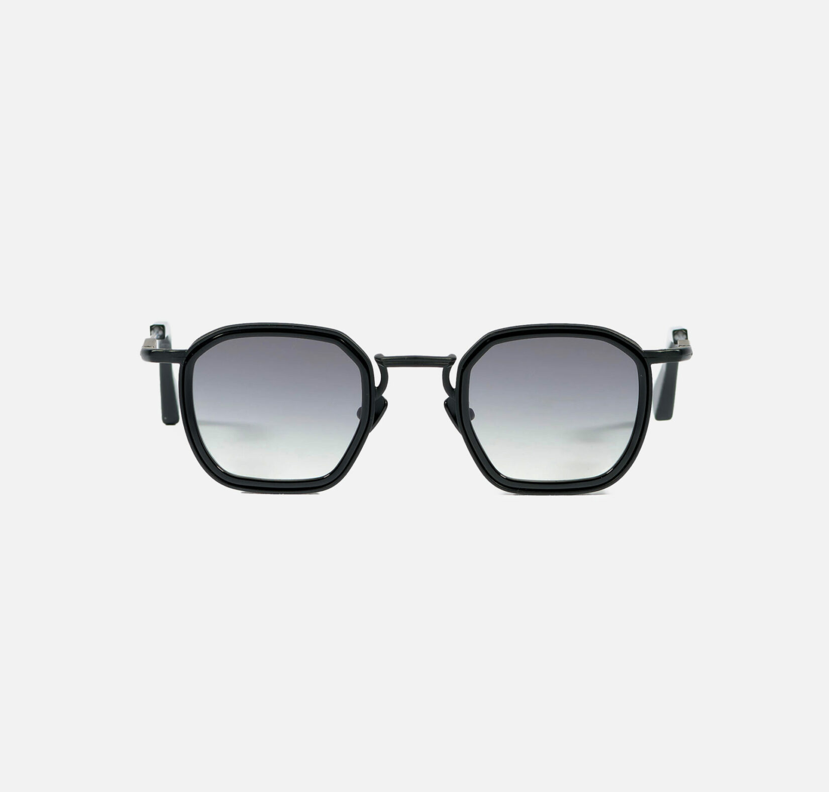Sunglasses Model Léo in C301 with Grey Gradient lenses from John Dalia