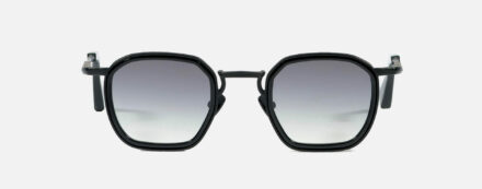 Sunglasses Model Léo in C301 with Grey Gradient lenses from John Dalia