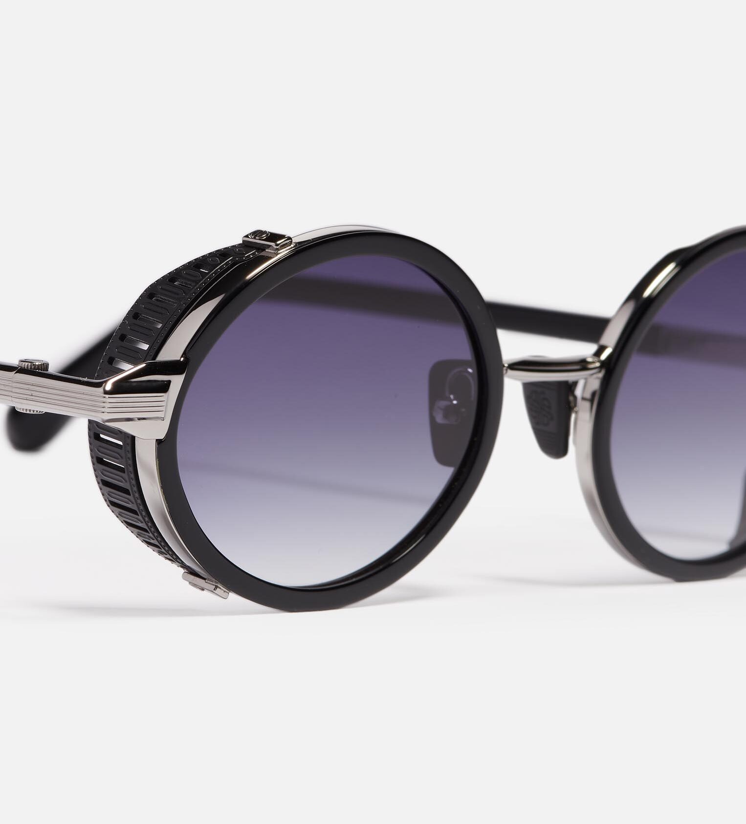 Sunglasses Model Steve in C424 with Grey Gradient lenses from John Dalia