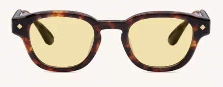 Sunglasses Model Apéro au Soleil in color Medium Turtoise with Solid Yellow Lenses from Lunetterie Générale