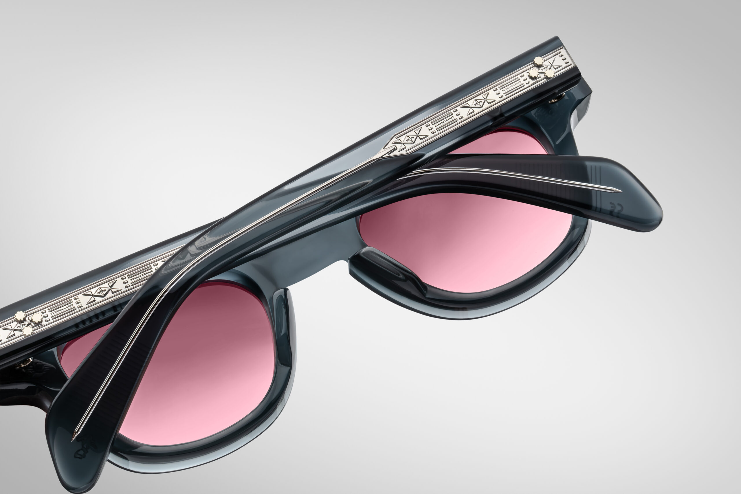 Sunglasses Model Julien in Color Mink With Heather Gradient lenses from Jacques Marie Mage