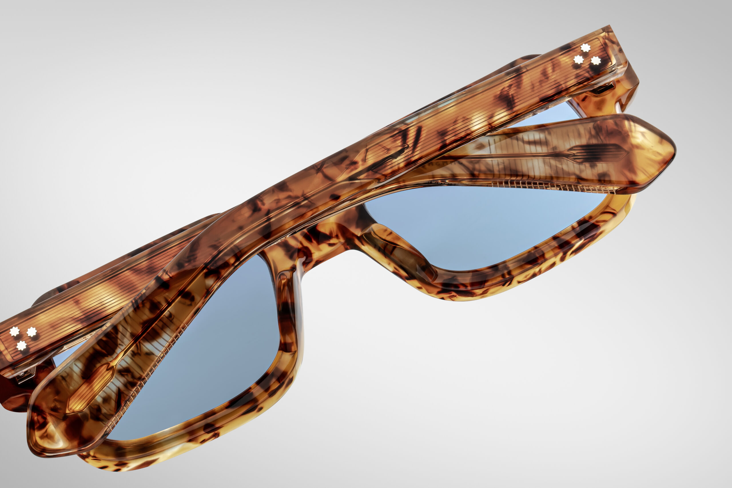 Sunglasses Model Sandro in color Cairo with cerulean CR39 lenses from Jacques Marie Mage