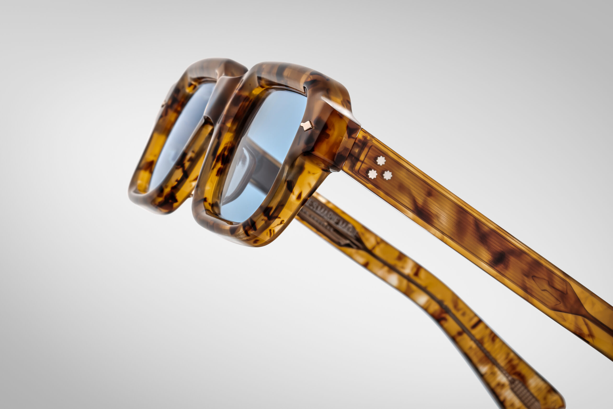 Sunglasses Model Sandro in color Cairo with cerulean CR39 lenses from Jacques Marie Mage