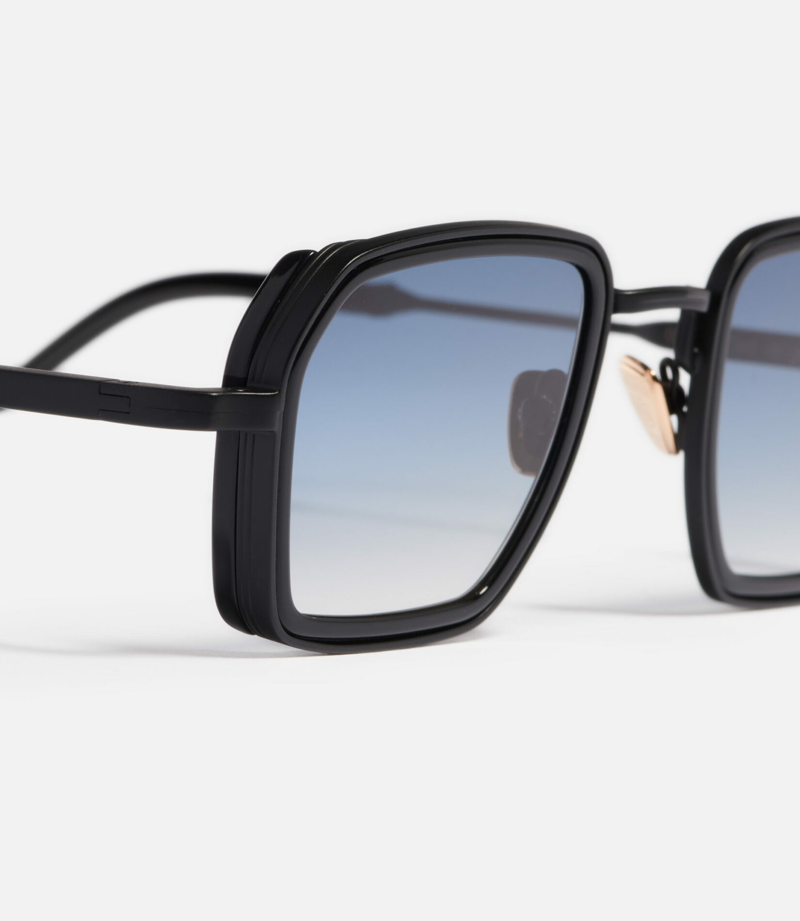 Sunglasses Model Cillian in C303 with Clear Blue Gradient lenses from John Dalia