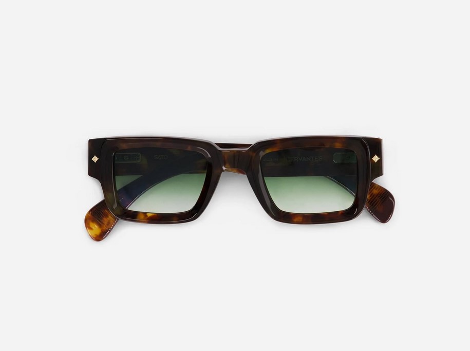 Sunglasses from Sato Eyewear collection Model Cervantes in Color Marble Tortoise with Gradient G15 lenses