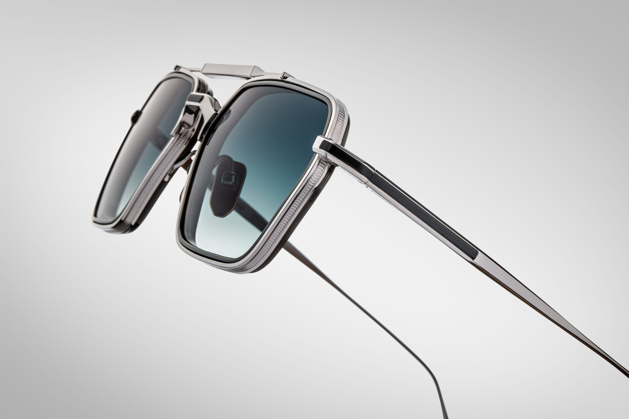 Sunglasses Model Commodore in color Pacific with Midnight Gradient Lenses from Jacques Marie Mage