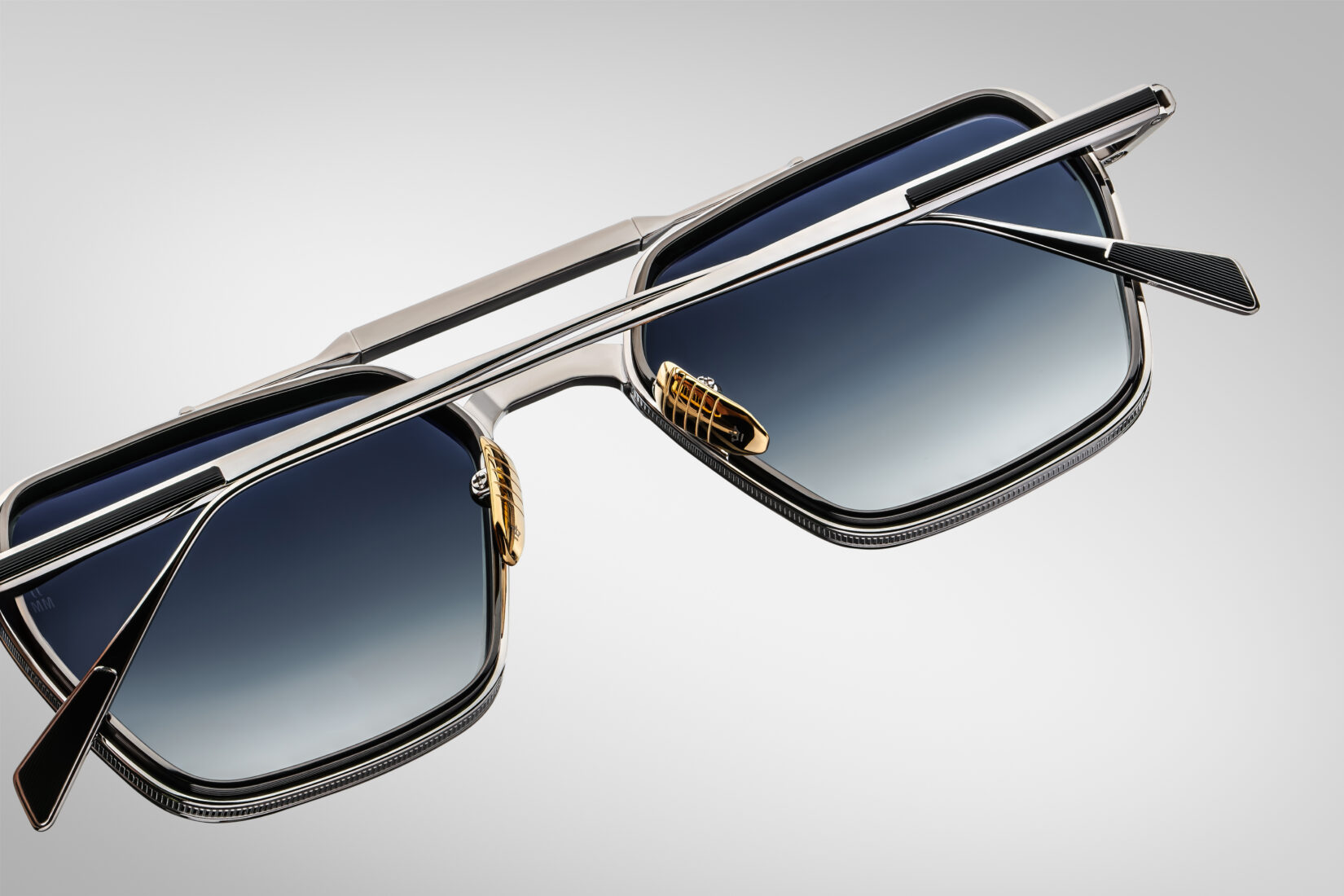 Sunglasses Model Commodore in color Pacific with Midnight Gradient Lenses from Jacques Marie Mage