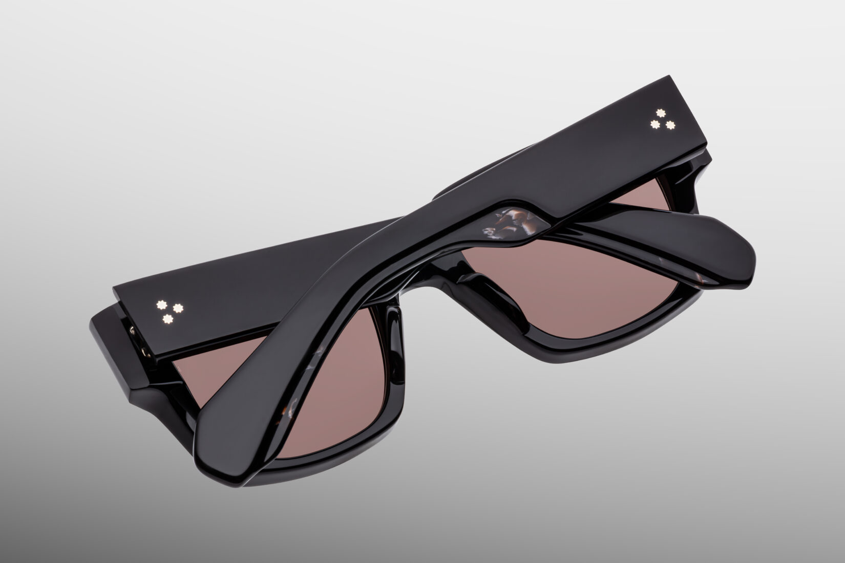 Sunglasses Model Enzo in Color with Willow with Deep Brown lenses from Jacques Marie Mage