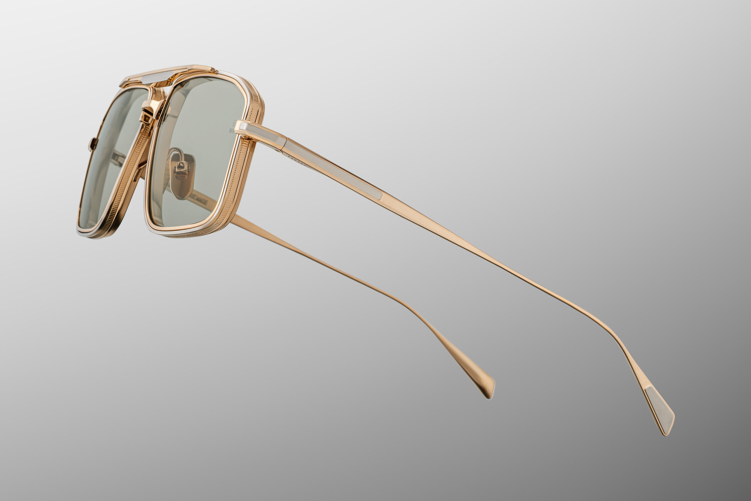 Sunglasses Model Earl in Color Altan with Mist lenses from Jacques Marie Mage