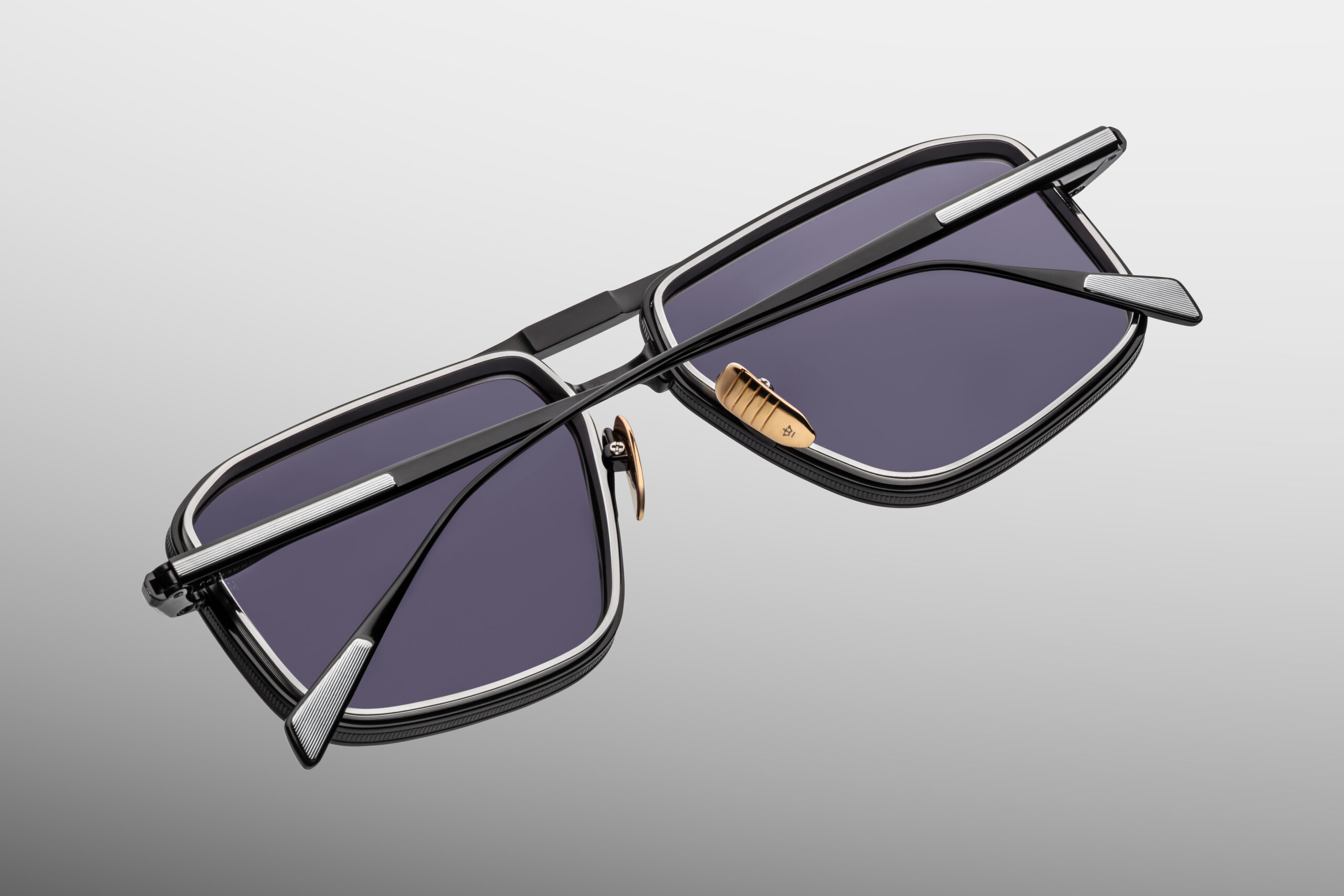 Sunglasses Model Earl in Color Corbeau with Charcoal lenses from Jacques Marie Mage