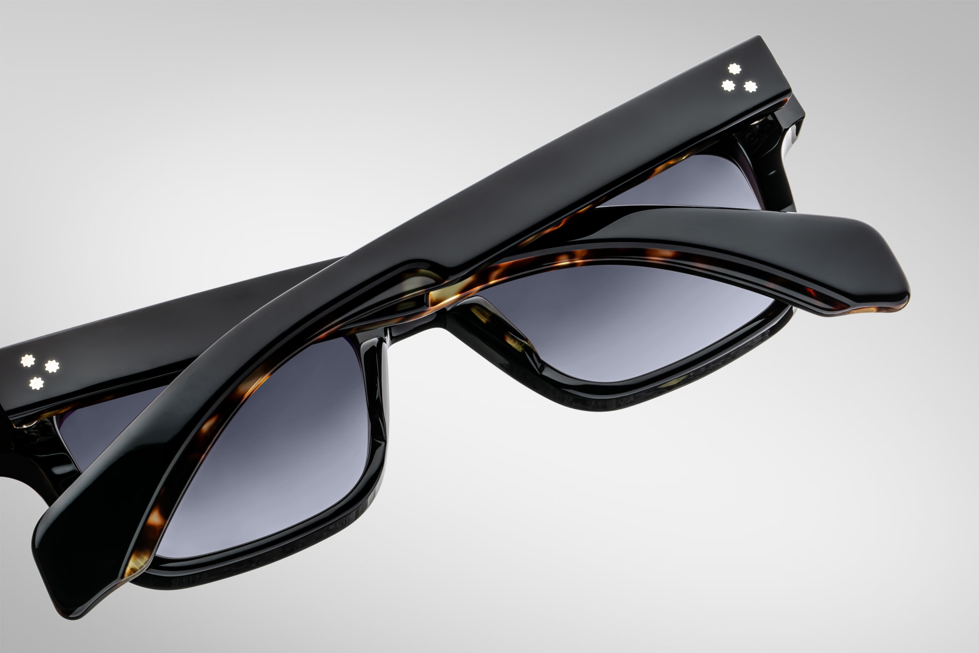 Sunglasses Model Molino in Color Noir 11 with Jet Gradient lenses from Jacques Marie Mage