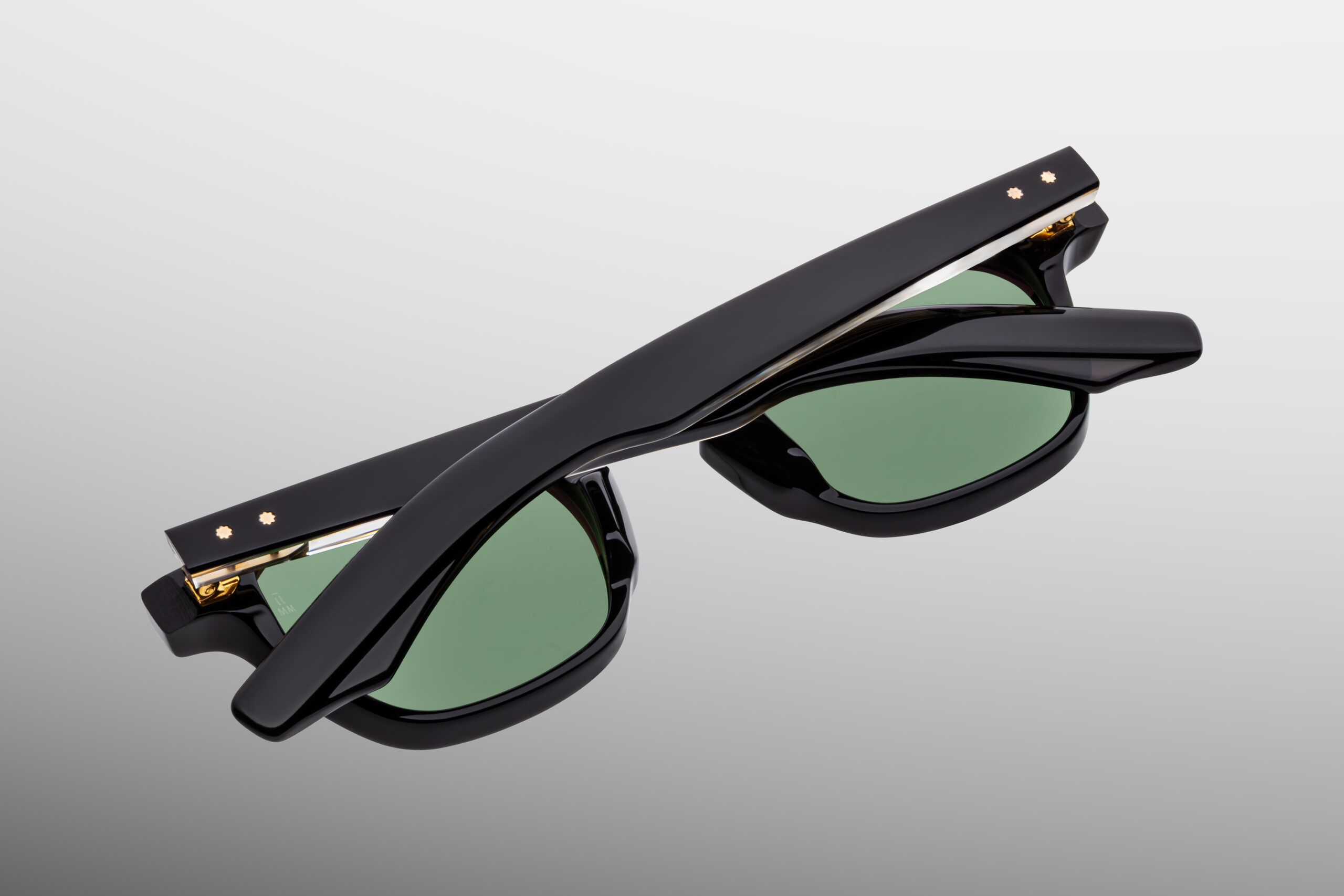 Sunglasses Model Zephirin 47 in Color Venom with Emerald lenses from Jacques Marie Mage