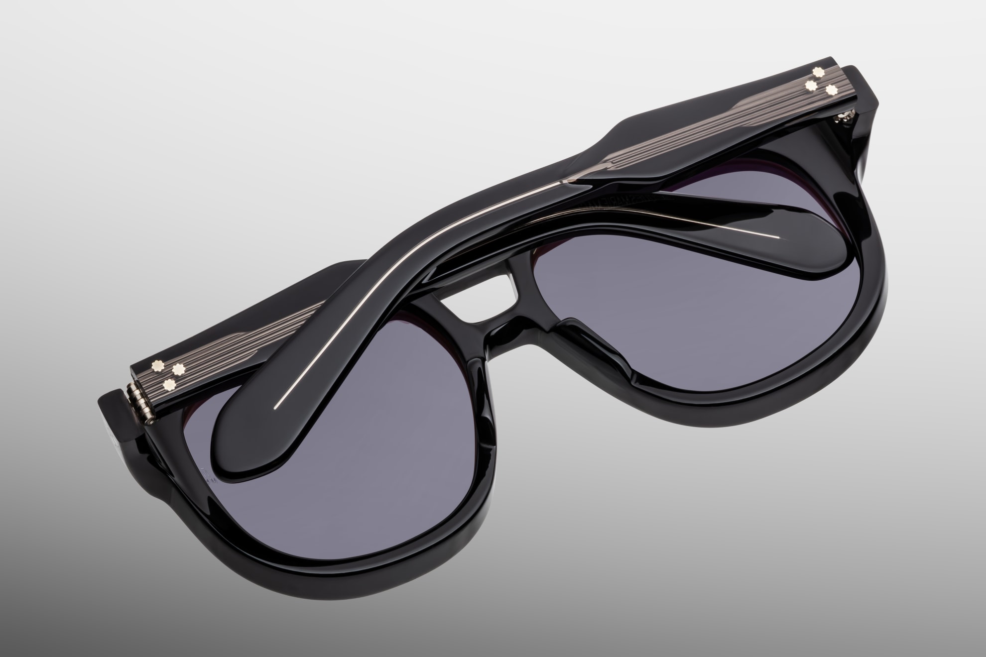 Sunglasses Model Jasper in Color Raven with Charcoal lenses from Jacques Marie Mage