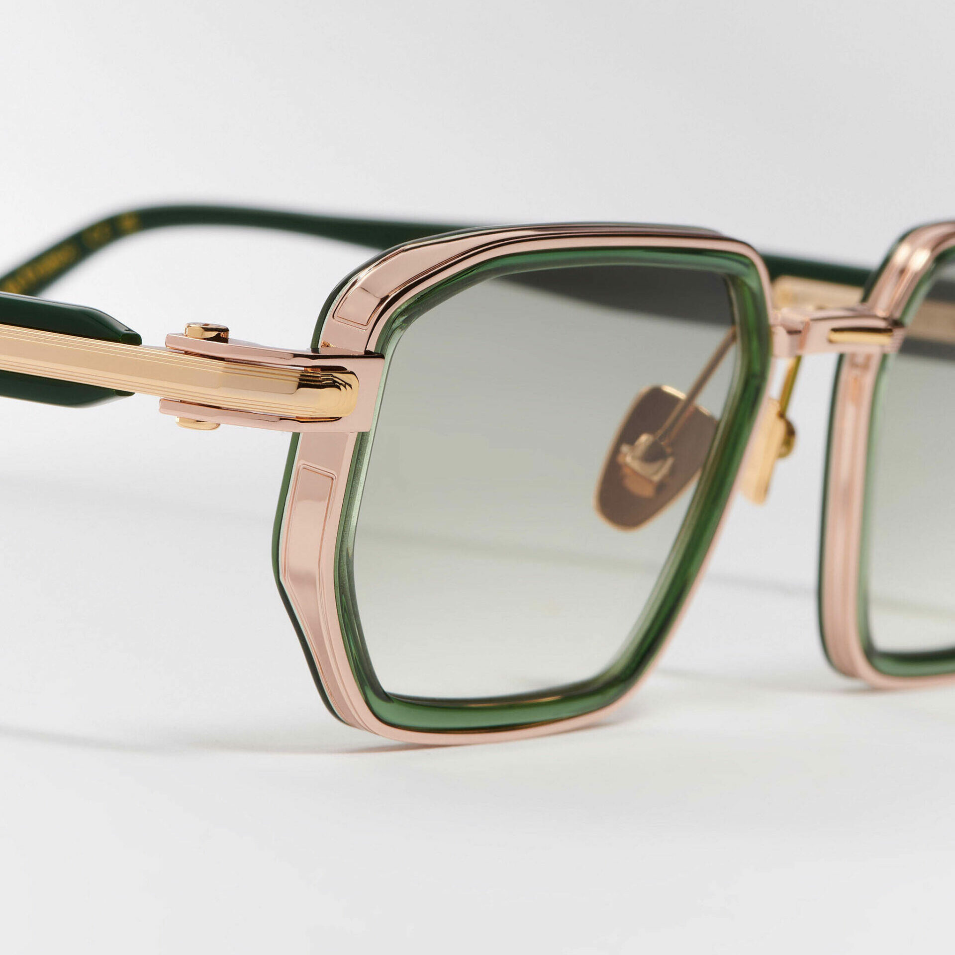 Sunglasses Model Miles in Color C432 with Clear Green Gradient lenses from John Dalia