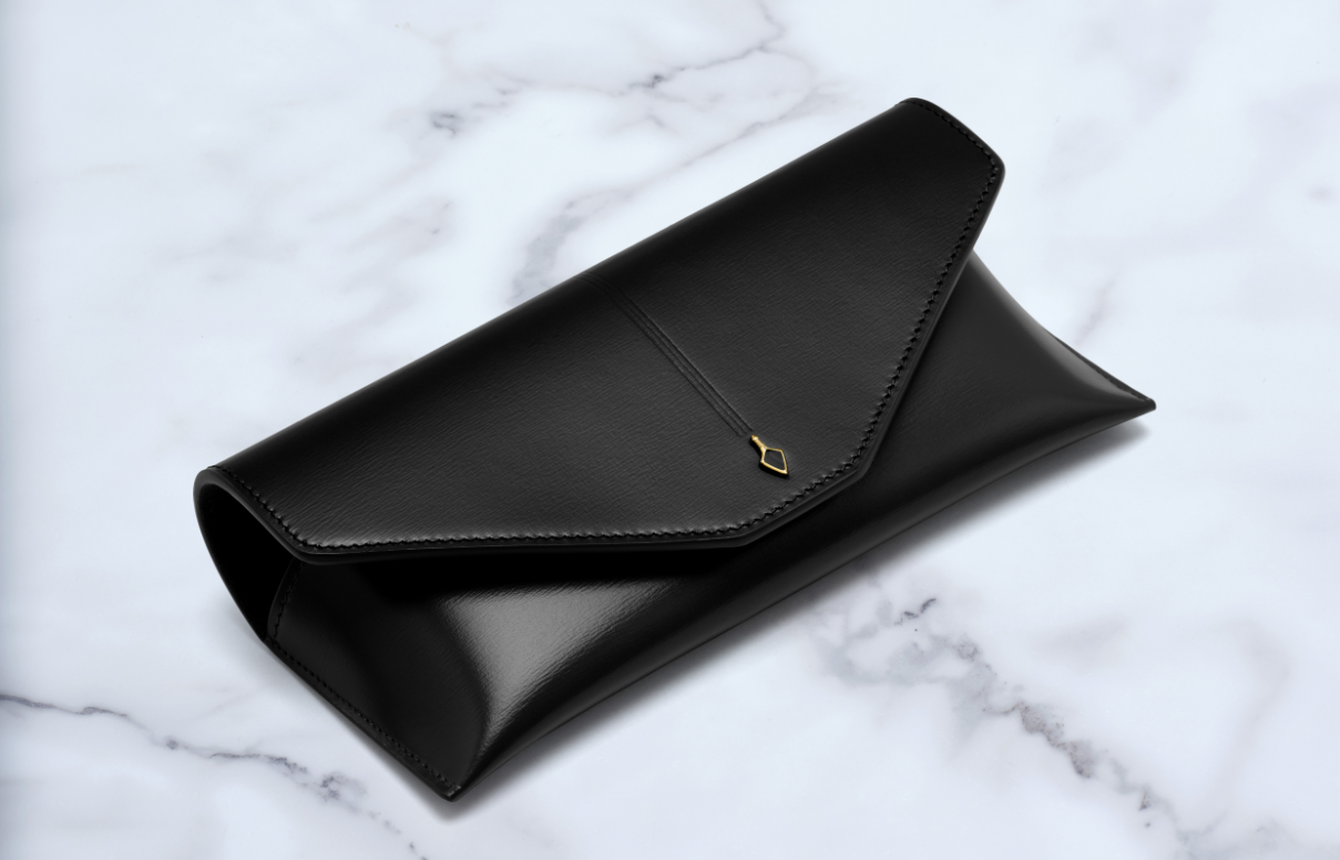 Circa Enveloppe case in Color Black with from Jacques Marie Mage