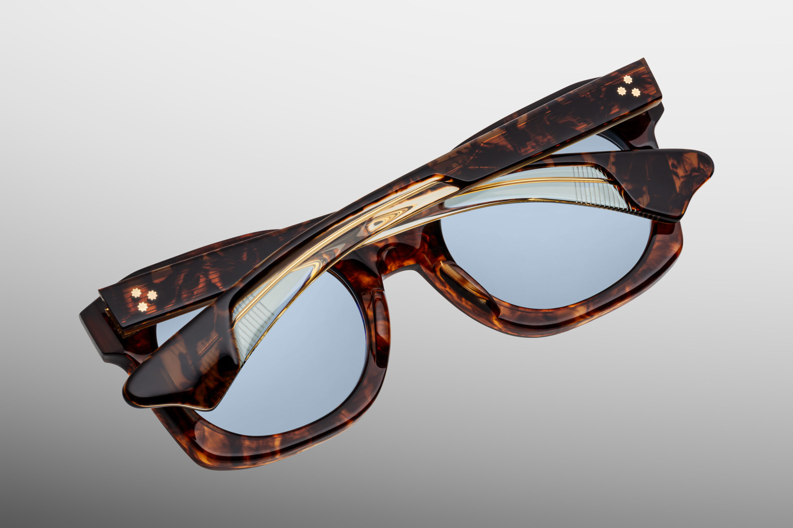 Sunglasses Model Elmyr in Color Argyle with powder Blue lenses from Jacques Marie Mage