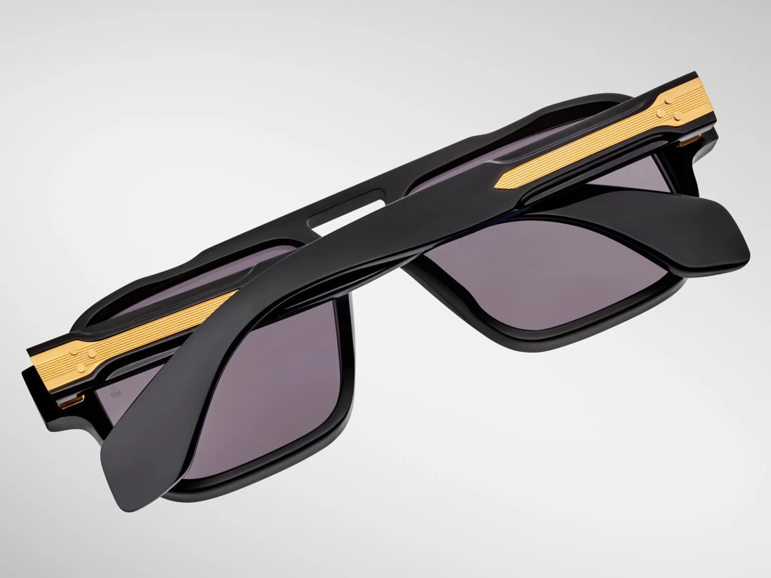 Sunglasses Model Evans in Color Blackbuck with Charcoal NXT lenses from Jacques Marie Mage's Héritage collection