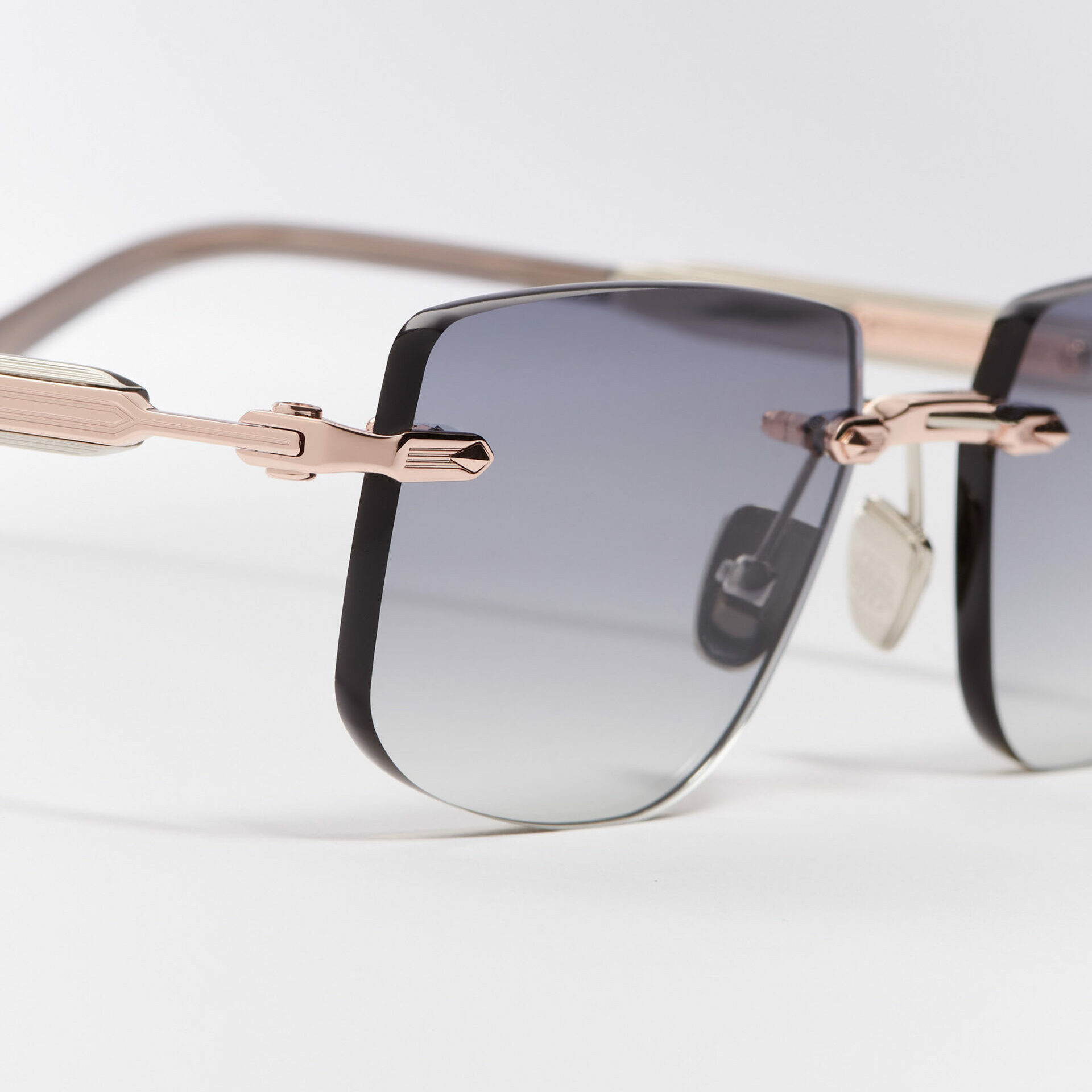 Sunglasses Model R04 in Color C476 with Grey Gradient lenses from John Dalia