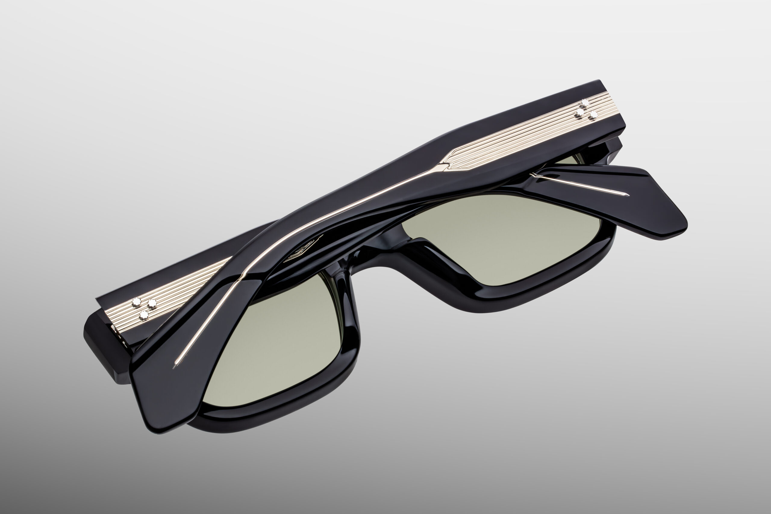 Sunglasses Model Jeff in Color Cobra with Light Bottle green lenses from Jacques Marie Mage