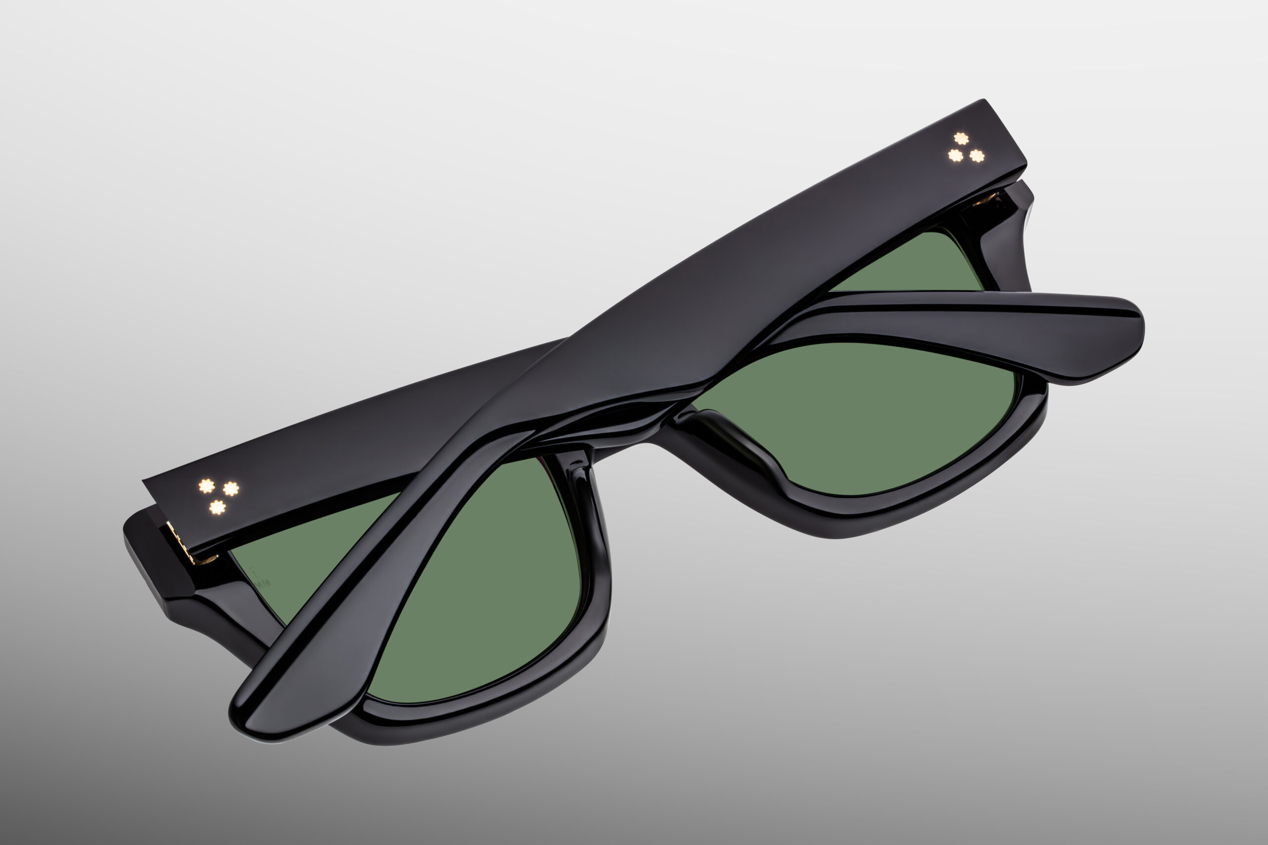 Sunglasses Model Torrance in Color Mental with Serpent lenses from Jacques Marie Mage's stanley Kubrick Special colelction