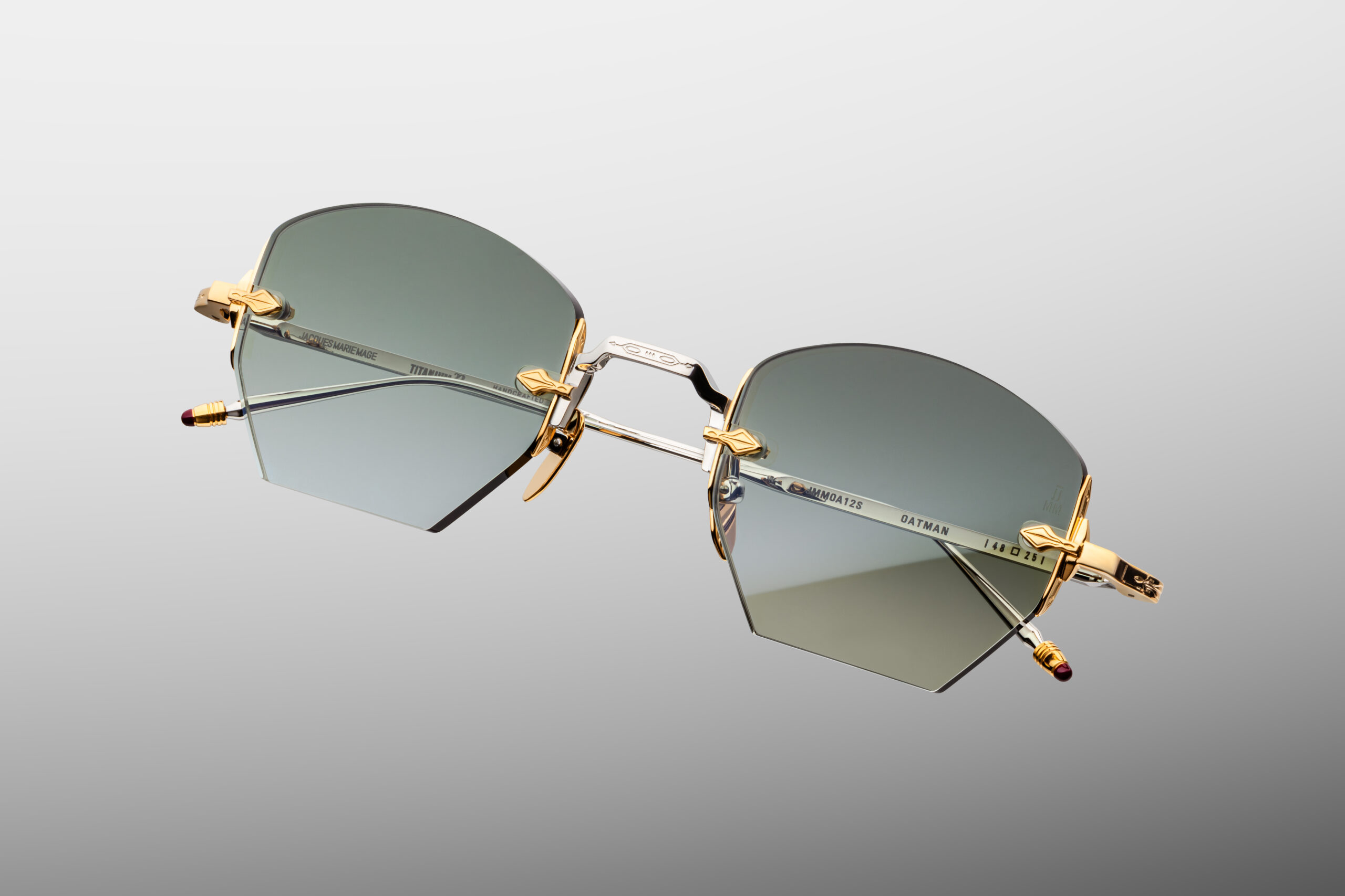 Sunglasses Model Oatman in Color Electrum with Forest Gradient lenses