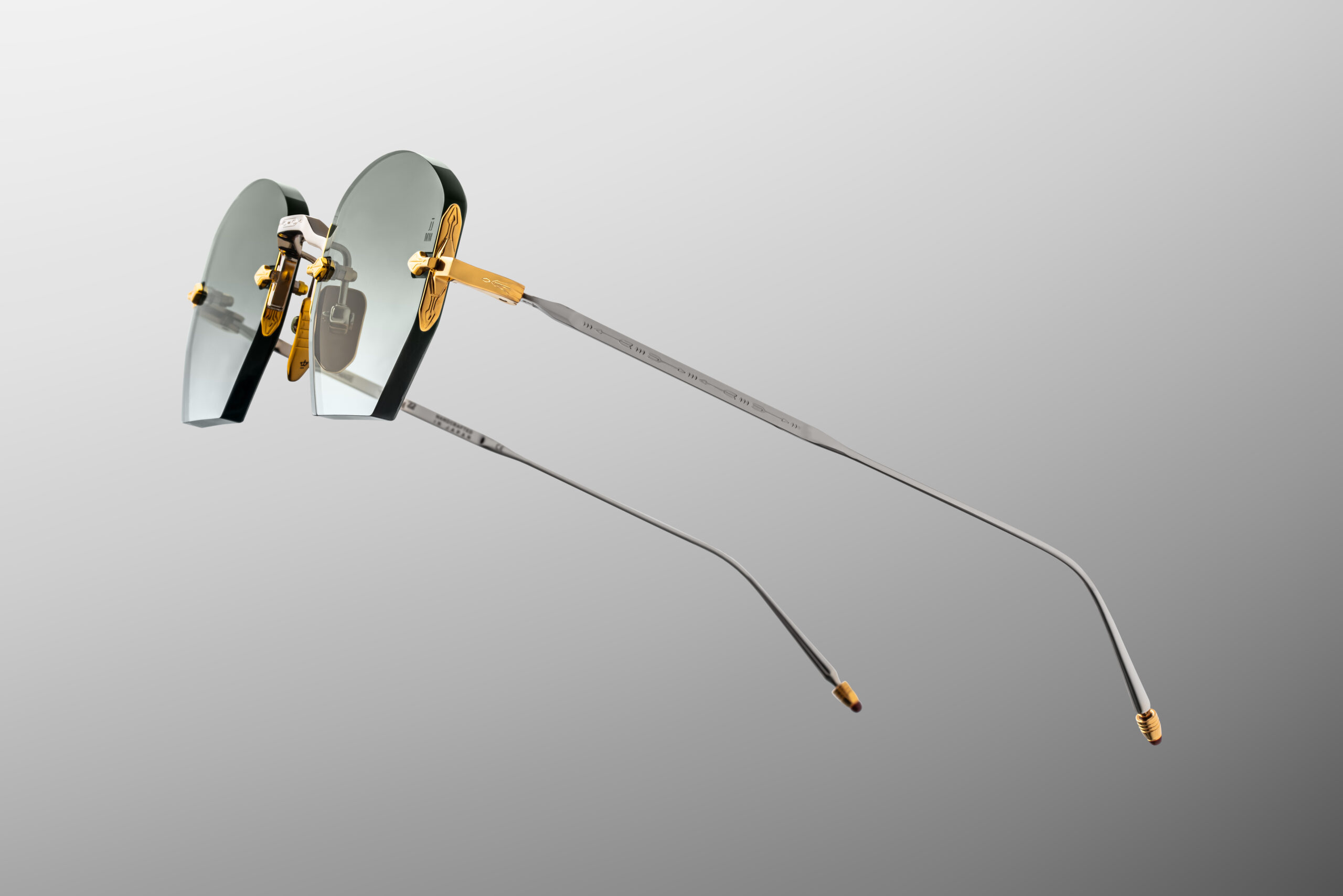 Sunglasses Model Oatman in Color Electrum with Forest Gradient lenses