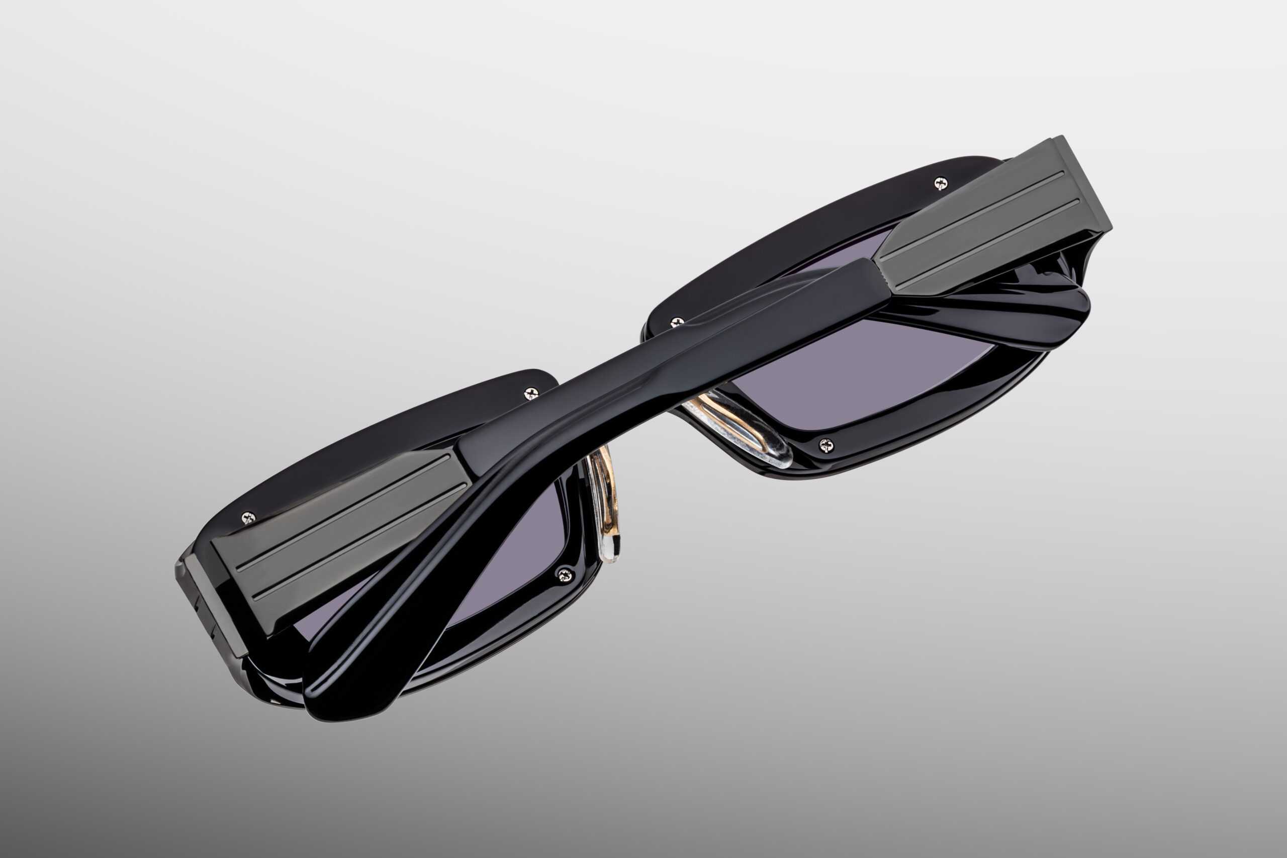 Sunglasses Model Ryder in Color Black with Charcoal lenses from Jacques Marie Mage