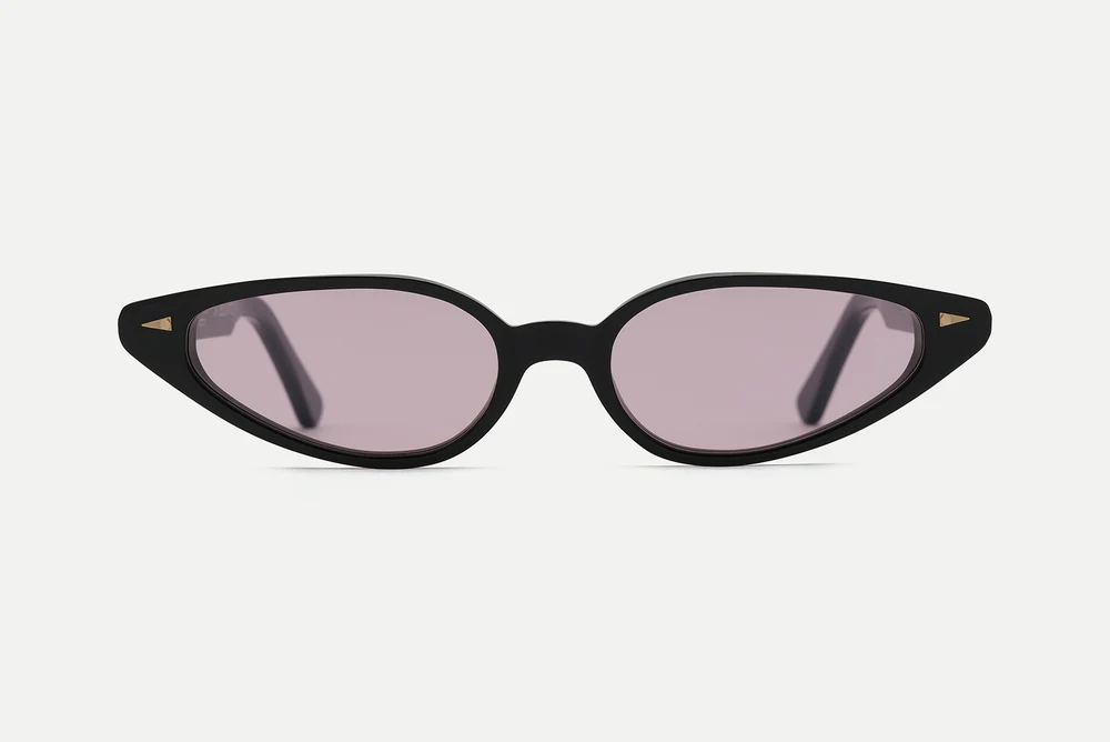 Sunglasse model Comédie in Color Black with Lilac lenses from Ahlem