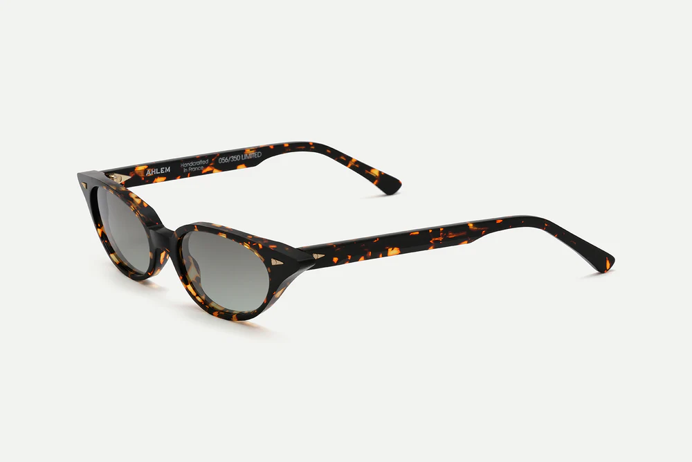 Sunglasses Model Grâce in Color Yellow Turtle with Green Gradient lenses from Ahlem