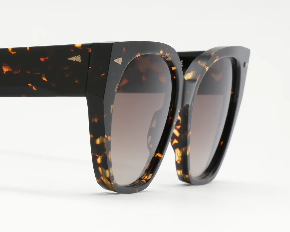 Sunglasses Model Marguerite in Color Yellow Turtle with Smoke Gradient lenses from Ahlem