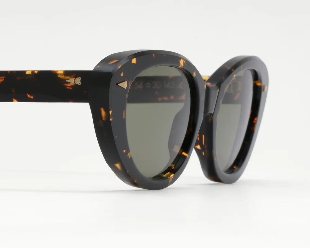 Sunglasses Model Prairie in Color Yellow Turtle with Khaki Light lenses from Ahlem