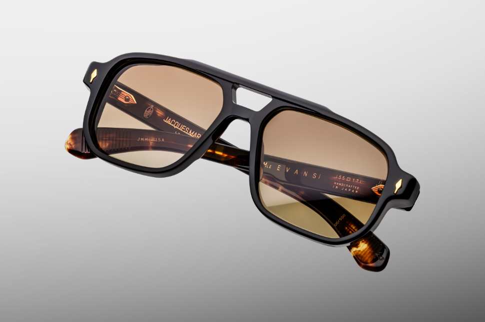 Sunglasses Model Evans in Color Noir 15 With Brass gradient lenses from Jacques Marie Mage