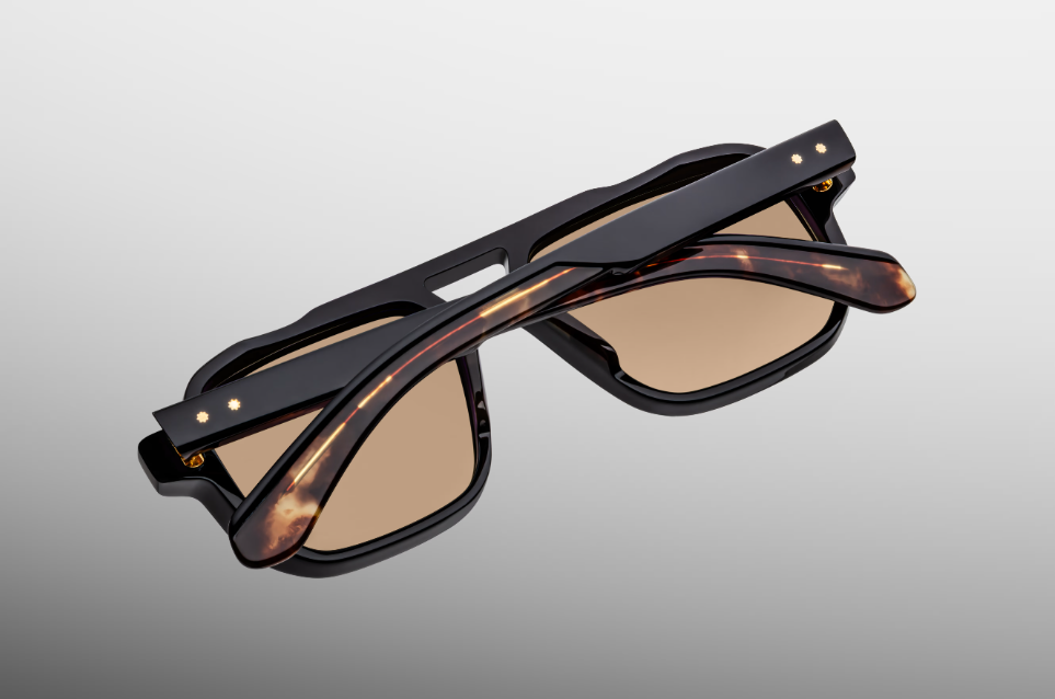Sunglasses Model Evans in Color Noir 15 With Brass gradient lenses from Jacques Marie Mage