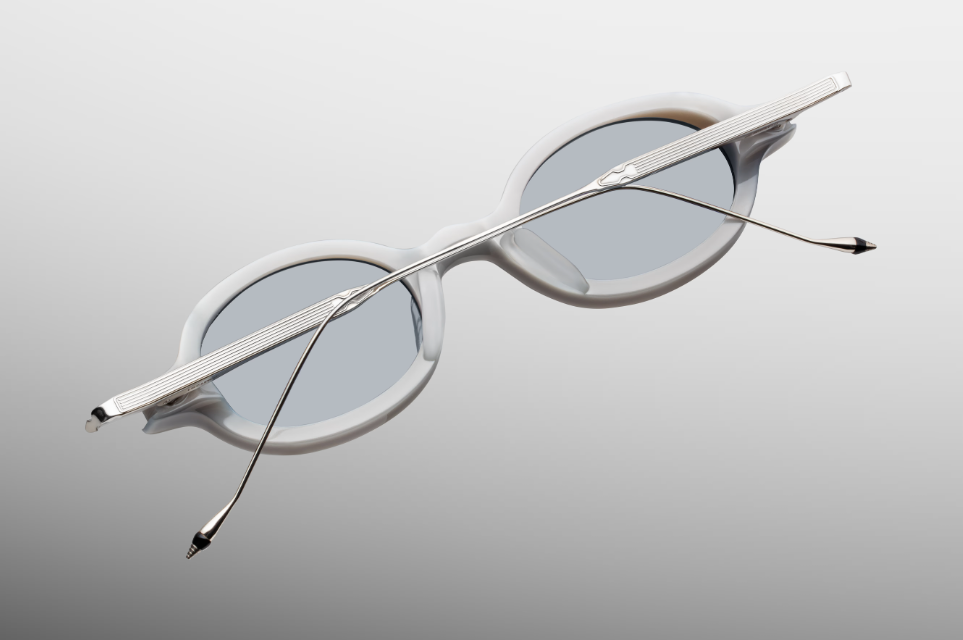 Sunglasses Model Balthazar in color Argent with Su