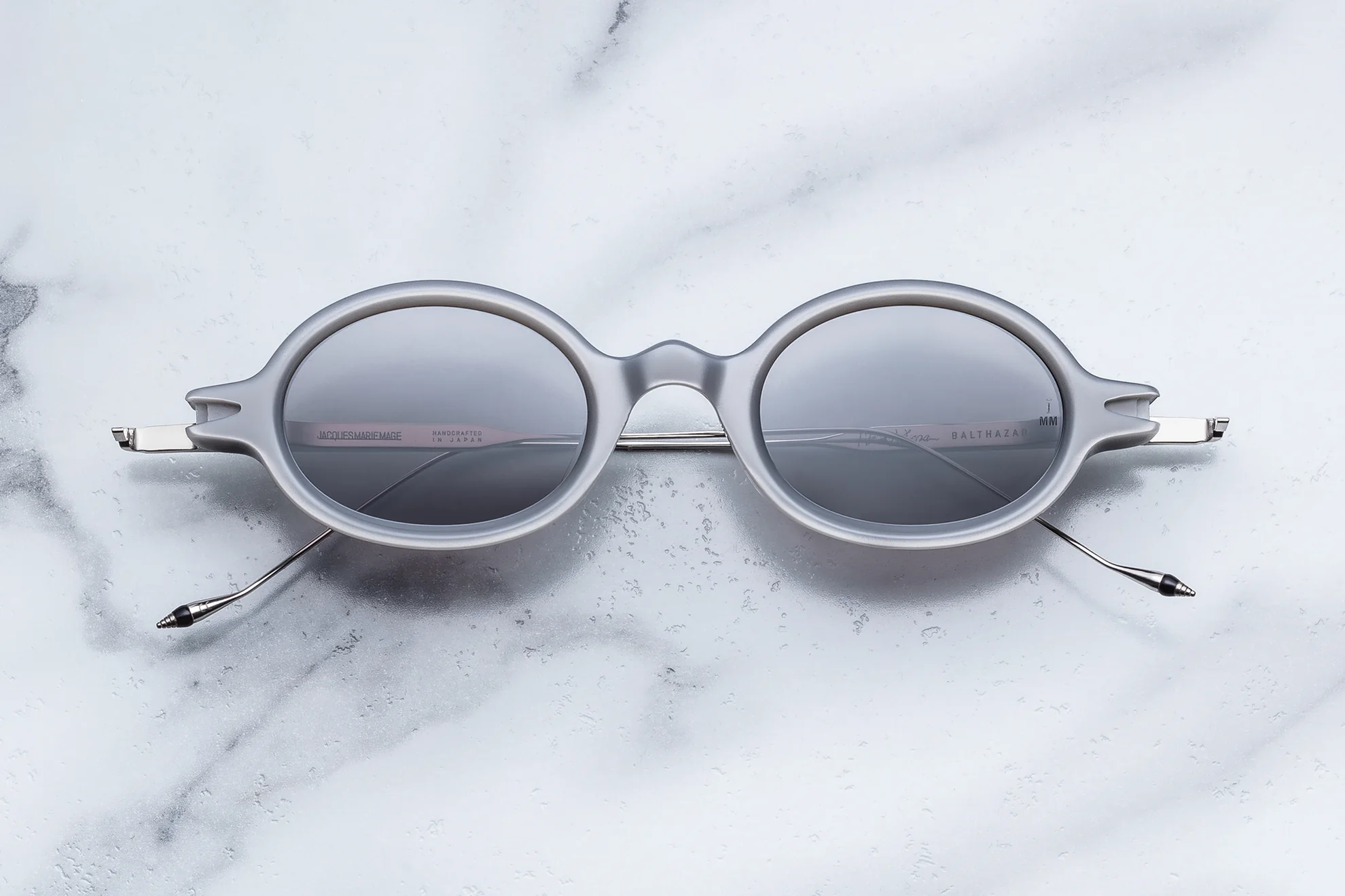 Sunglasses Model Balthazar in color Argent with Su