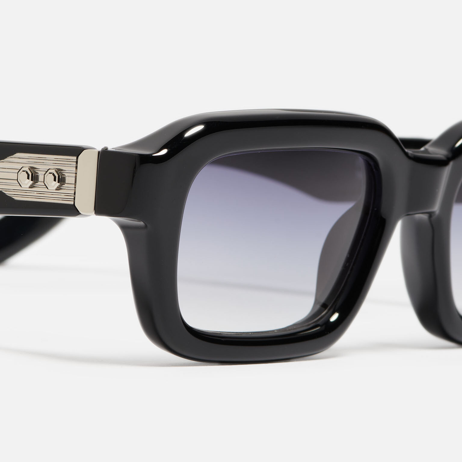 Sunglasses Model P15 in Color C605 with Dark blue gradient lenses from John Dalia