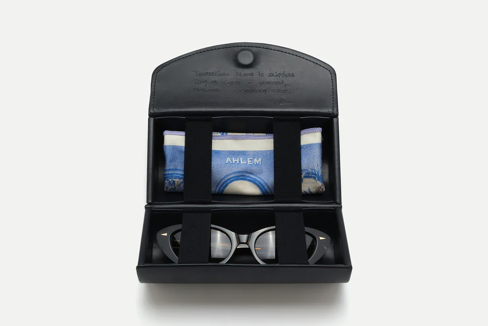 Voyager Collection: 2-Unit Cylinder Case